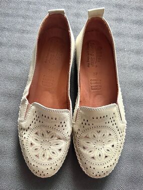 Spring Step Women’s Leather Floral Cut-Out Slip-On Loafer Flats US 6.5 EU 37